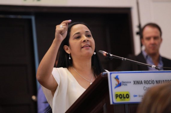 <p>La concejal Xinia Navarro apoya las justas luchas de los profesores por la reivindicación de sus derechos</p>