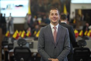 El gobierno Petro ha gastado más de $88.840 millones en mesas de diálogo con grupos criminales que siguen delinquiendo