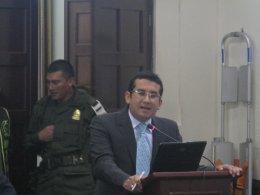 La cesi�n del contrato de Transvial a Conalv�as � � � � � � � � � � � � � � � � � � � � � � � � � � � �NO SON SUFICIENTES LAS EXPLICACIONES DEL ALCALDE�: JAVIER PALACIO