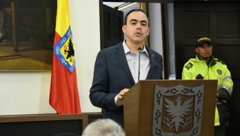 El concejal Fabián Puentes de Partido MIRA apoya iniciativa de impulsar exportaciones en Bogotá.