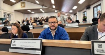 Concejal Andrés Barrios denuncia “contratitis” en Bomberos Bogotá